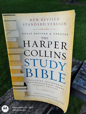 The HarperCollins Study Bible Updated New Revised Standard Version NRSV 2006